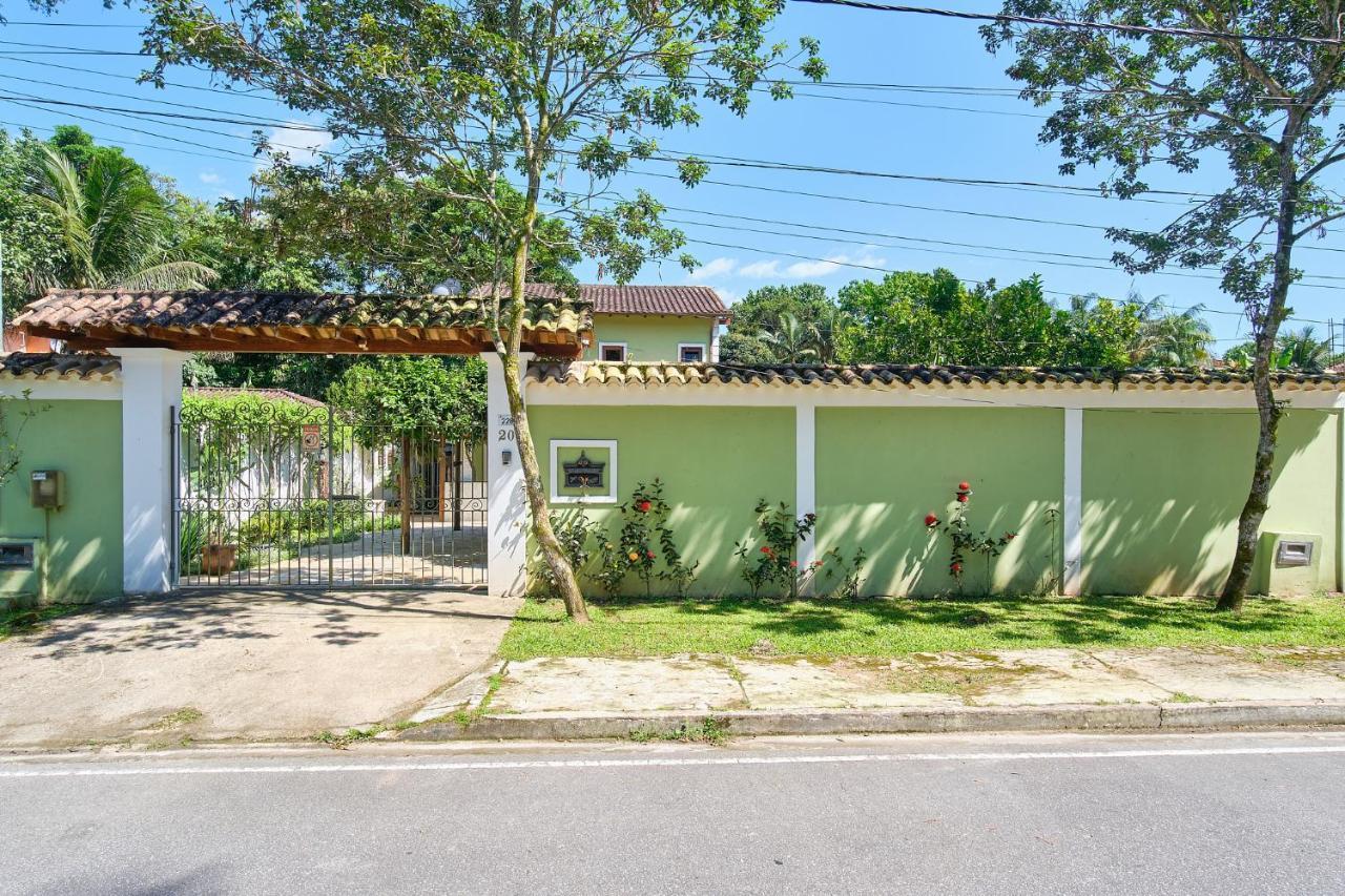 Casa Petunia Com Ar E Piscina Perto Do Centro Villa Araquari Exterior photo